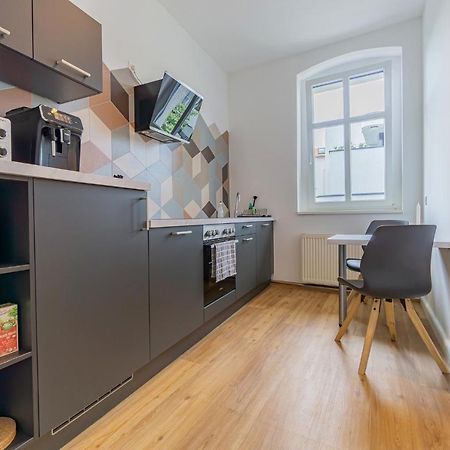 Modernes Apartment - Zentral, Ruhig, Wlan, Netflix, Kueche, Schreibtisch, Parkplatz, Waschtrockner 콧부스 외부 사진
