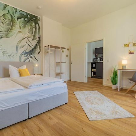 Modernes Apartment - Zentral, Ruhig, Wlan, Netflix, Kueche, Schreibtisch, Parkplatz, Waschtrockner 콧부스 외부 사진