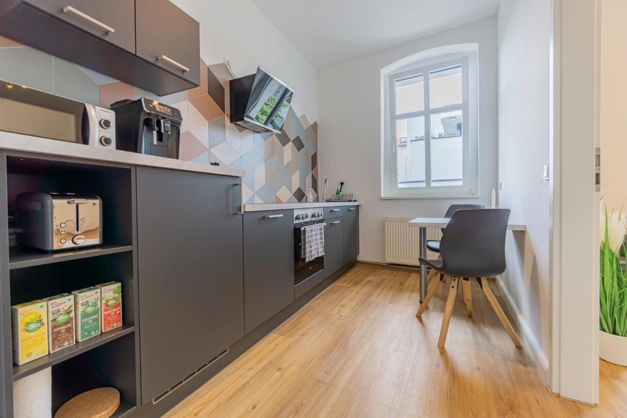 Modernes Apartment - Zentral, Ruhig, Wlan, Netflix, Kueche, Schreibtisch, Parkplatz, Waschtrockner 콧부스 외부 사진