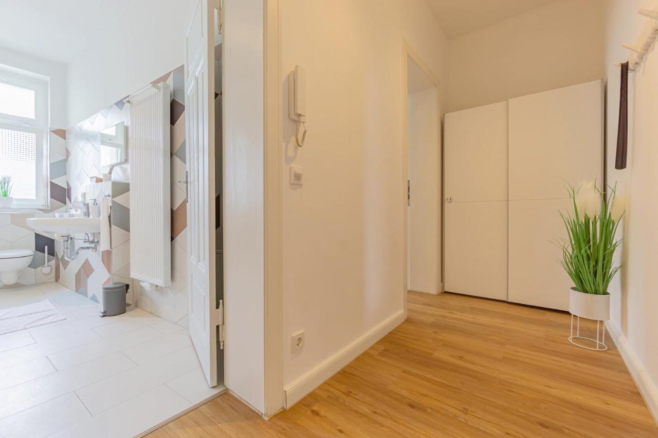 Modernes Apartment - Zentral, Ruhig, Wlan, Netflix, Kueche, Schreibtisch, Parkplatz, Waschtrockner 콧부스 외부 사진
