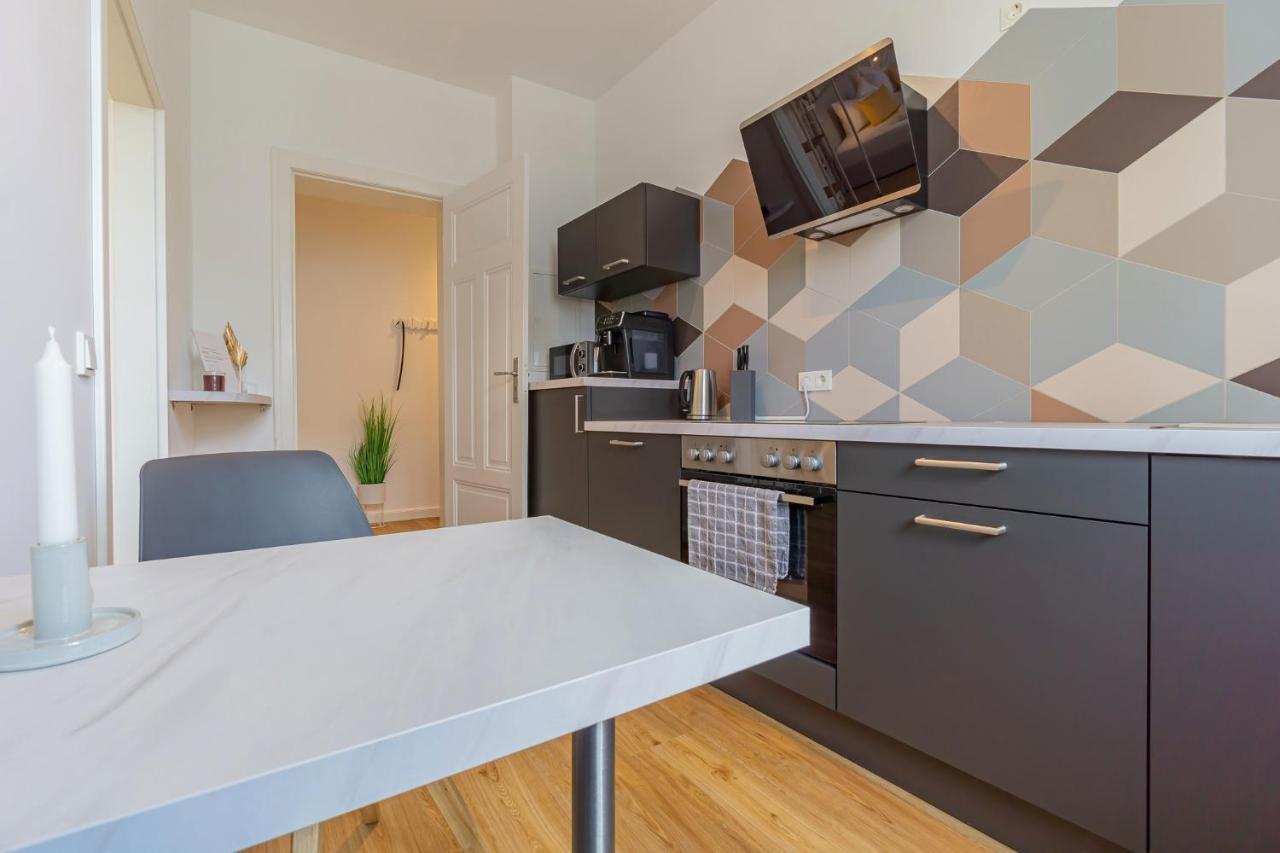 Modernes Apartment - Zentral, Ruhig, Wlan, Netflix, Kueche, Schreibtisch, Parkplatz, Waschtrockner 콧부스 외부 사진