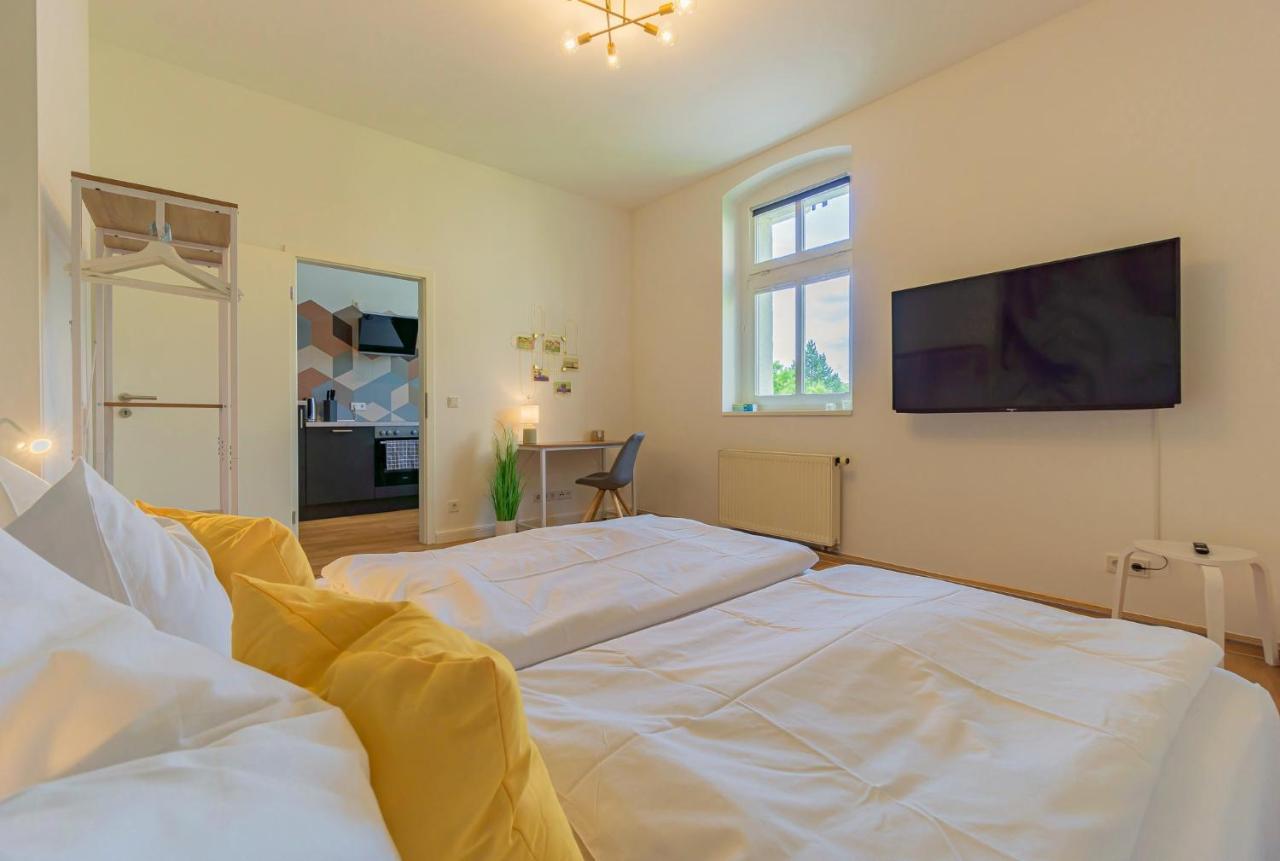 Modernes Apartment - Zentral, Ruhig, Wlan, Netflix, Kueche, Schreibtisch, Parkplatz, Waschtrockner 콧부스 외부 사진