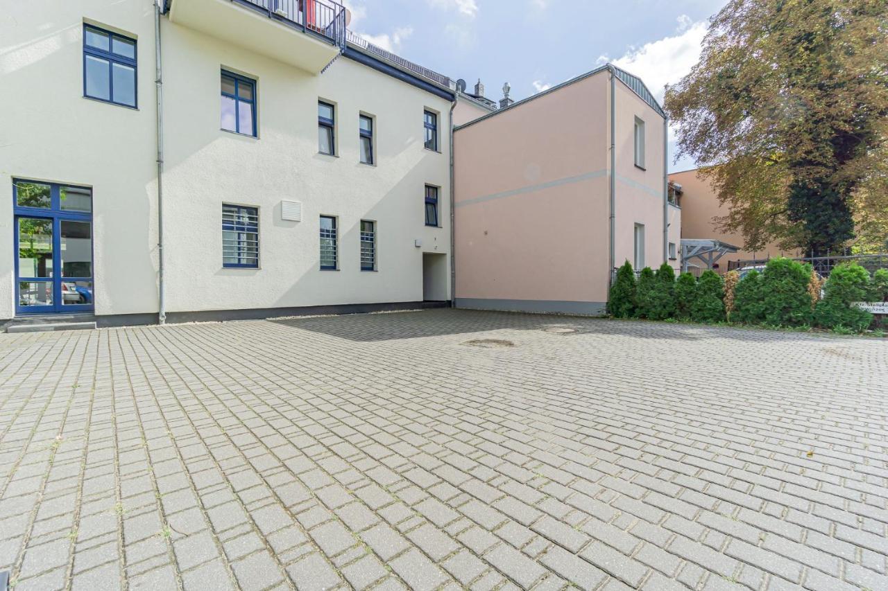 Modernes Apartment - Zentral, Ruhig, Wlan, Netflix, Kueche, Schreibtisch, Parkplatz, Waschtrockner 콧부스 외부 사진